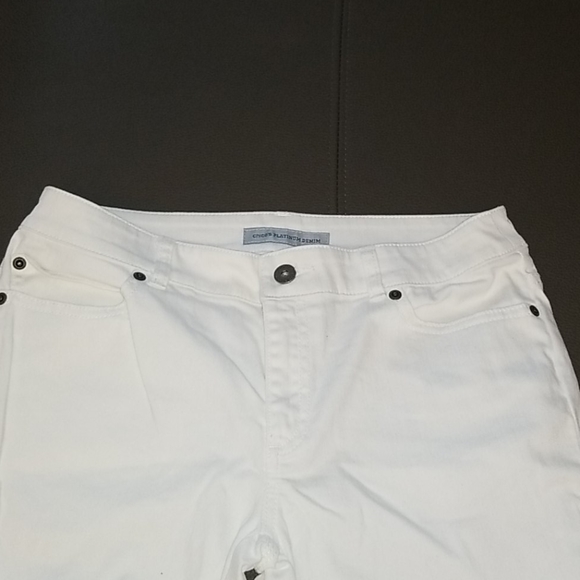 Chico's white Jean's . Chico's size 0.5 size 6 - Picture 3 of 7
